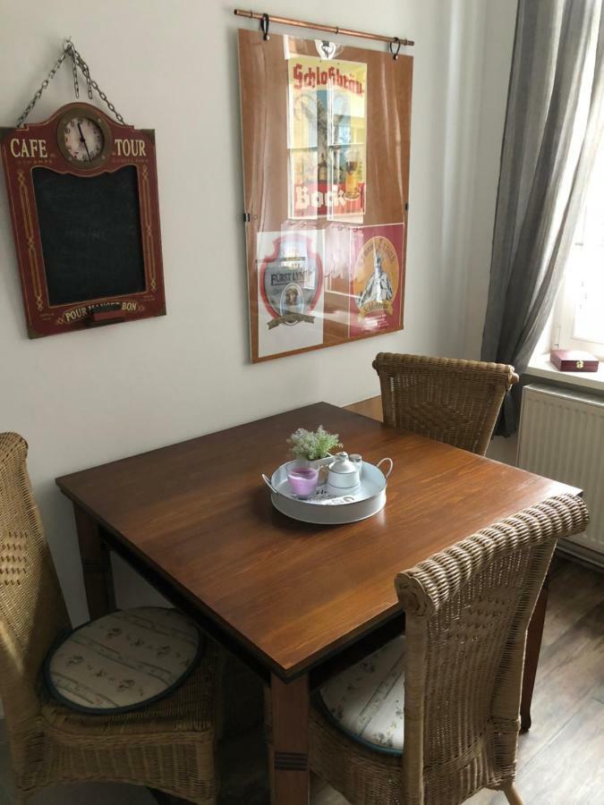 Alte Schule Cafe Und Pension Drehna Exteriör bild