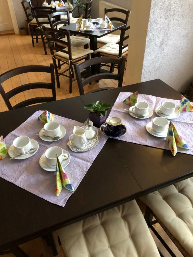 Alte Schule Cafe Und Pension Drehna Exteriör bild